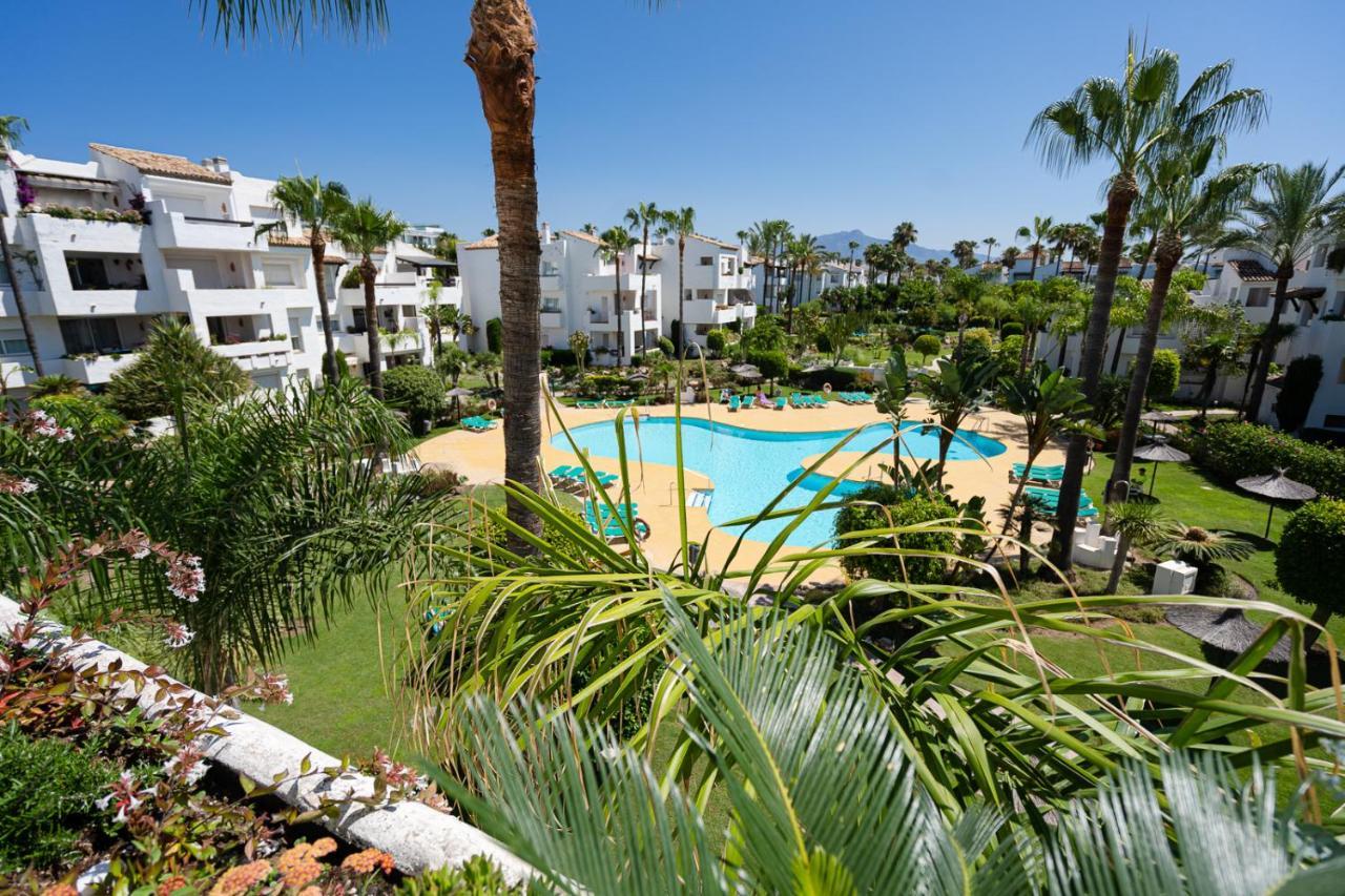 Costalita Beach Apartment 埃斯特波纳 外观 照片