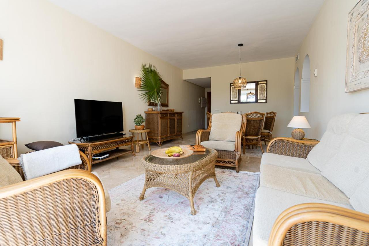 Costalita Beach Apartment 埃斯特波纳 外观 照片
