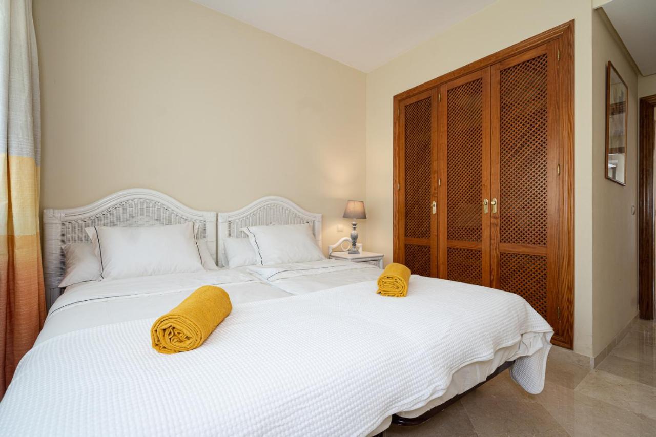 Costalita Beach Apartment 埃斯特波纳 外观 照片